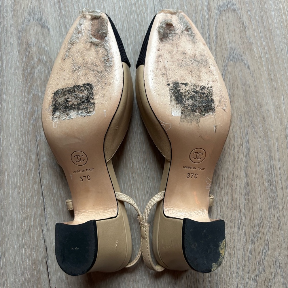 CHANEL Classic two toned beige sling back pumps - Picture 5 of 5